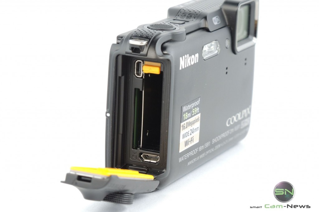 Akku, SD & Ladeanschlüße - Nikon AW120 - SmartCamNews