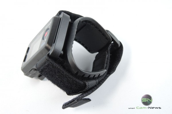 Gummiertes Armband mit Klettverschluss - Sony HDR AZ1 - SmartCamNews